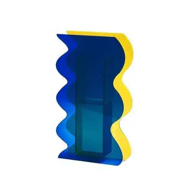 Art Deco Acrylic Vase - Image 2
