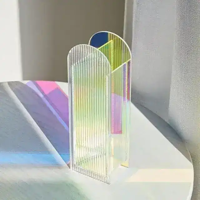 Art Deco Acrylic Vase - Image 4