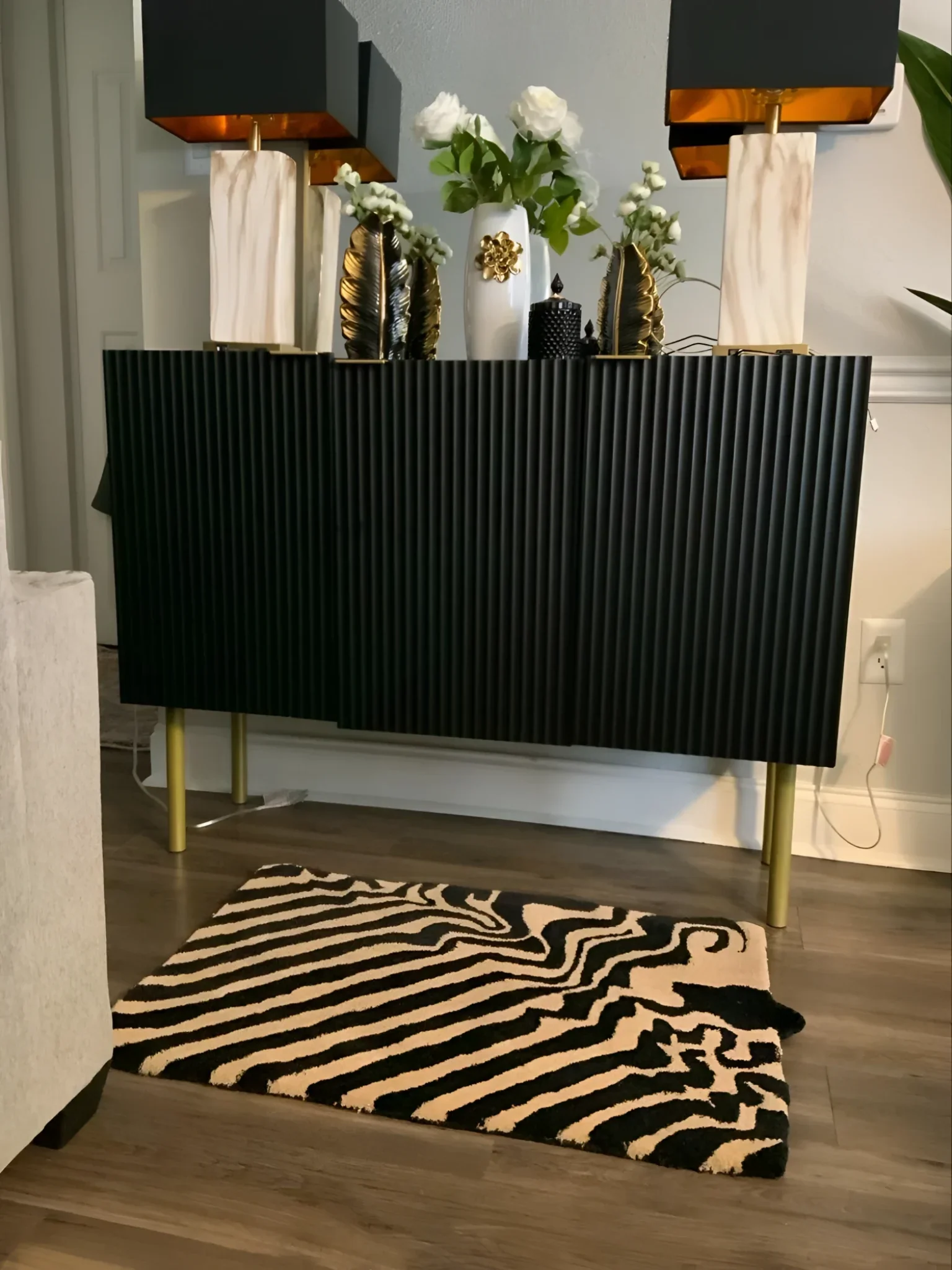 Black and Tan Melting Hand Tufted Wool Rug - Image 4