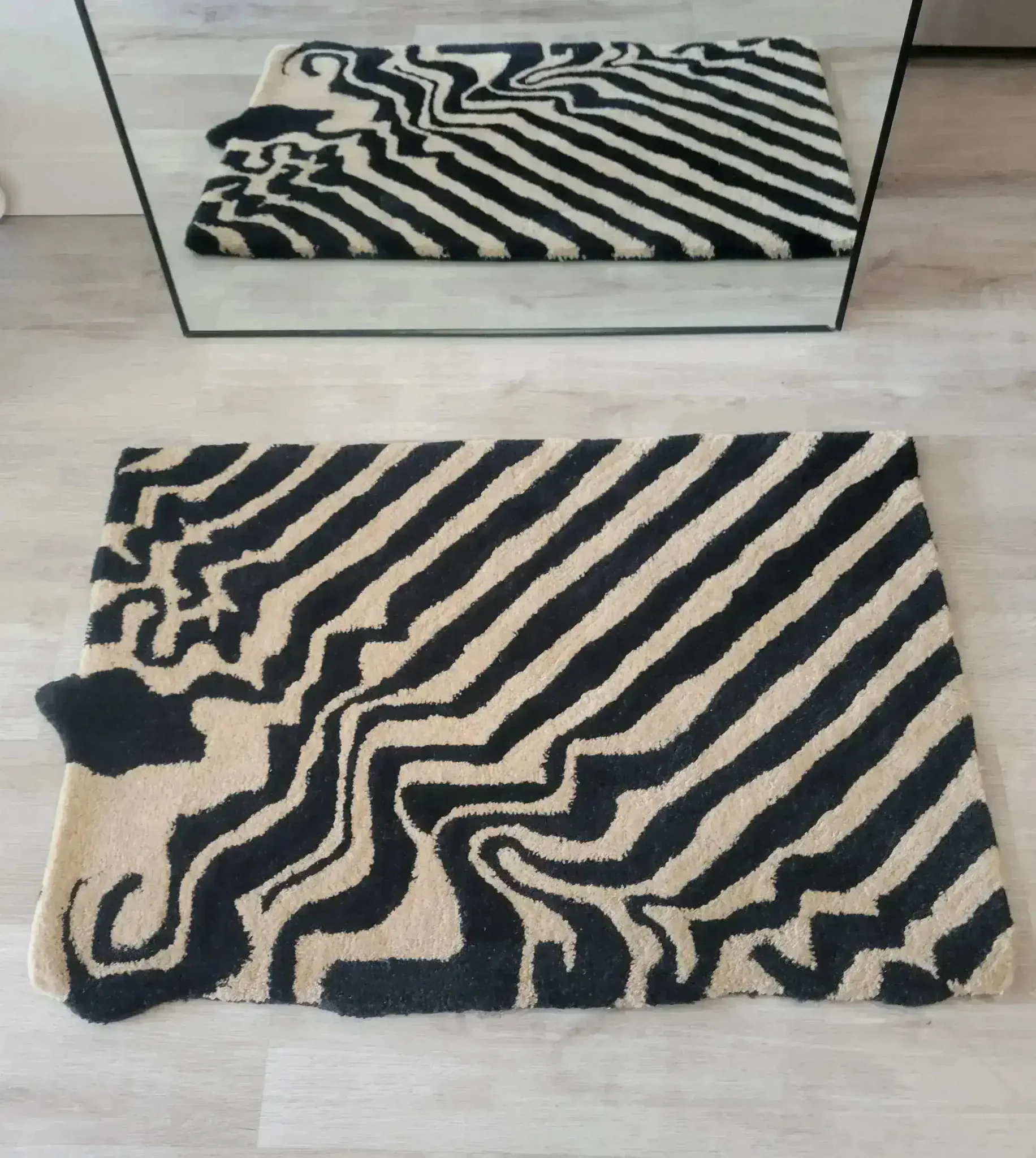 Black and Tan Melting Hand Tufted Wool Rug - Image 5