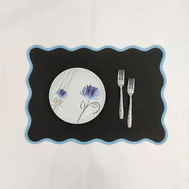 Black Classic Scallop Cotton Placemat Set of 4 - Image 8