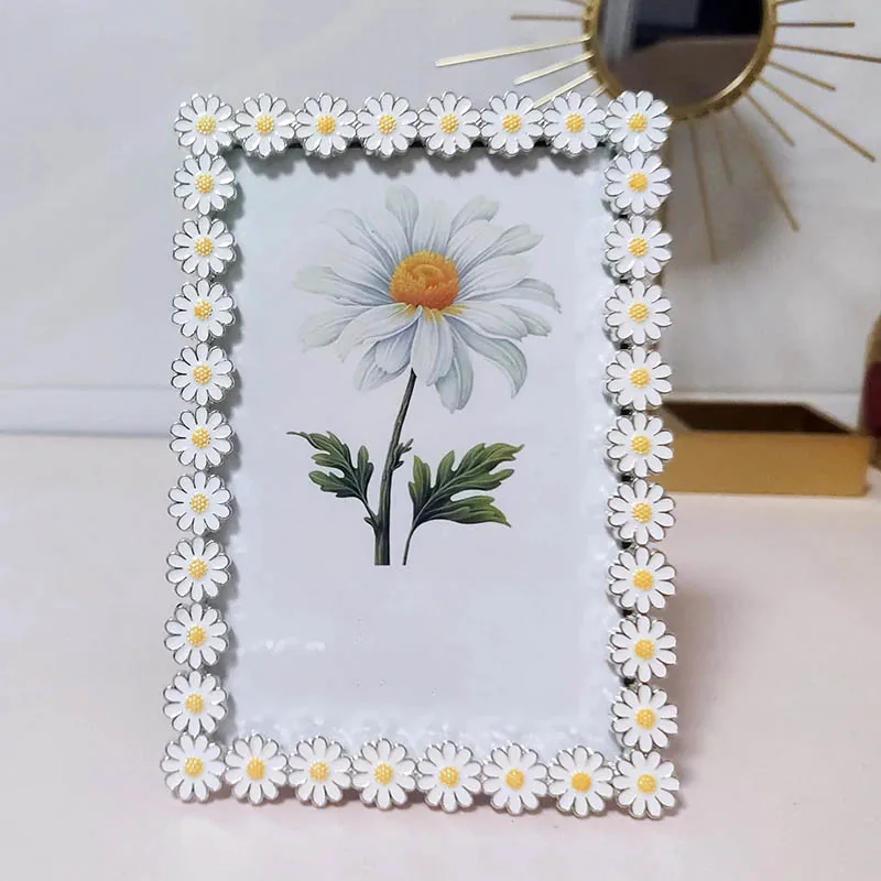Daisy Metal Photo Frame - Image 8
