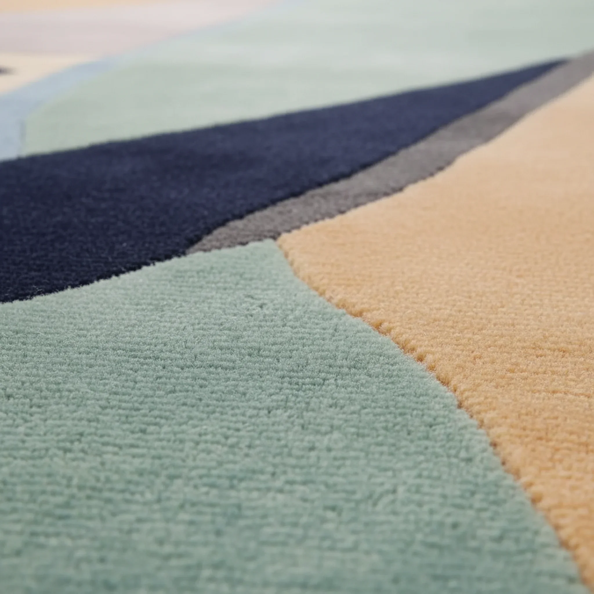 Electric Edge Flow Hand Tufted Rug - Image 3