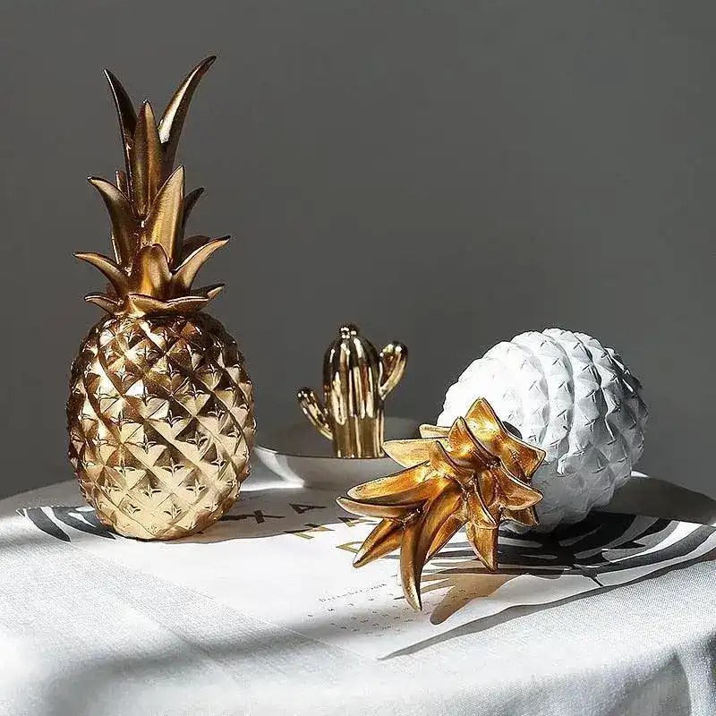 Glamorous Tropical Pineapple Table Decor - Image 3