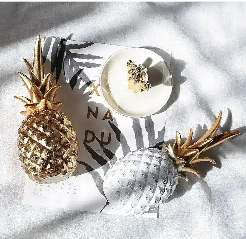 Glamorous Tropical Pineapple Table Decor - Image 8