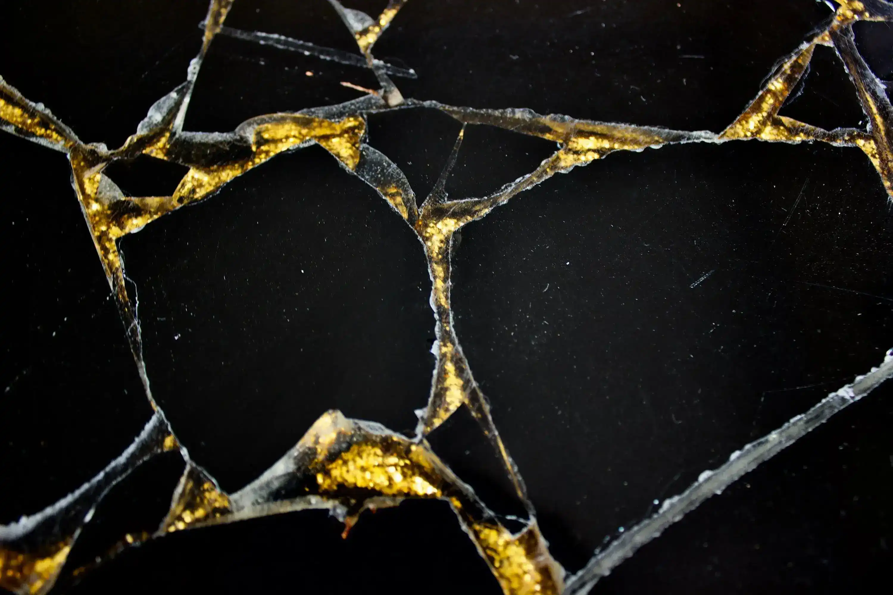 Gold Sparkle Infused Black Agate Round Accent Table - Image 7