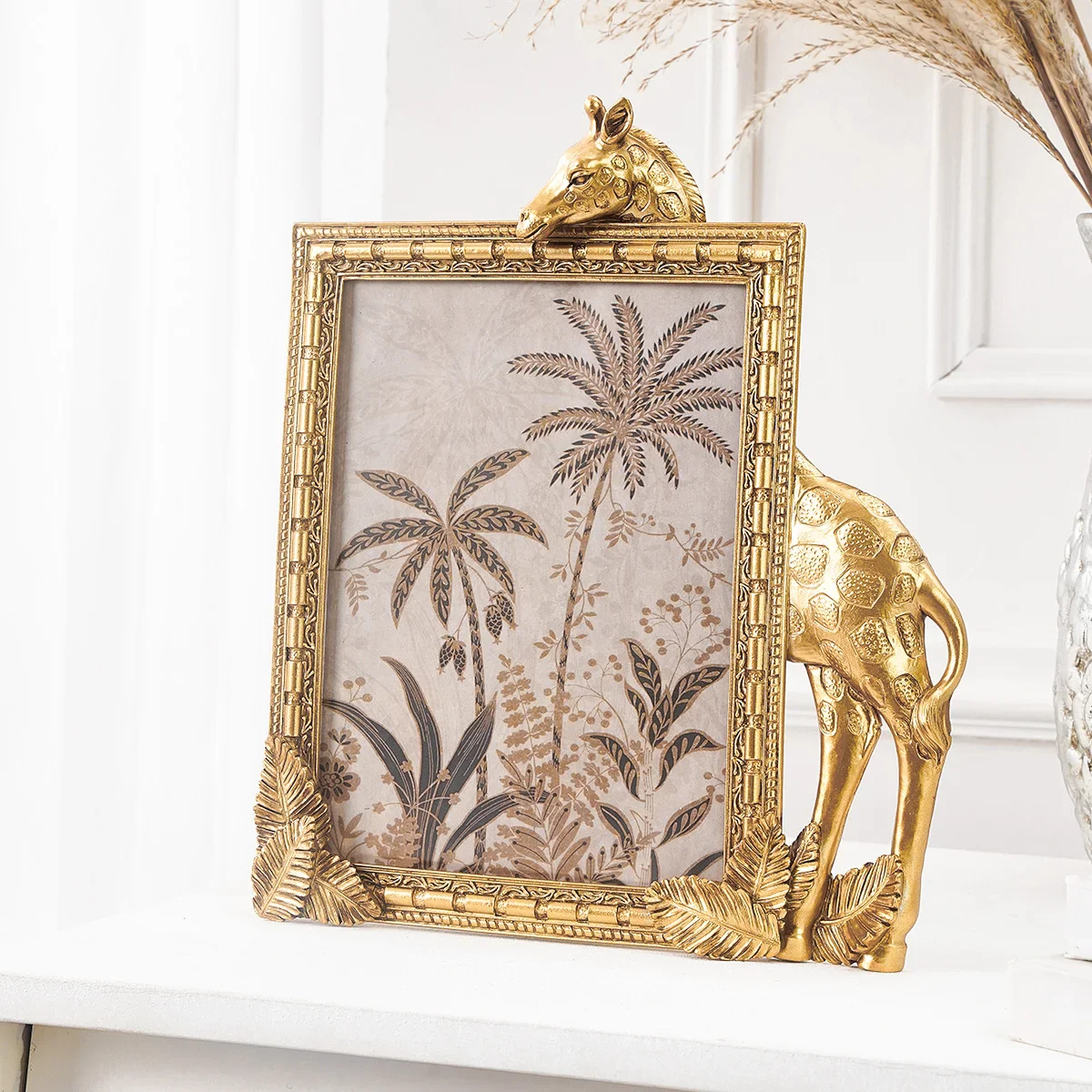 Golden Giraffe Resin Photo Frame - Image 6
