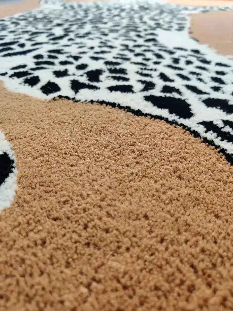 Goldy Leopard Hand Tufted Wool Rug - Image 4