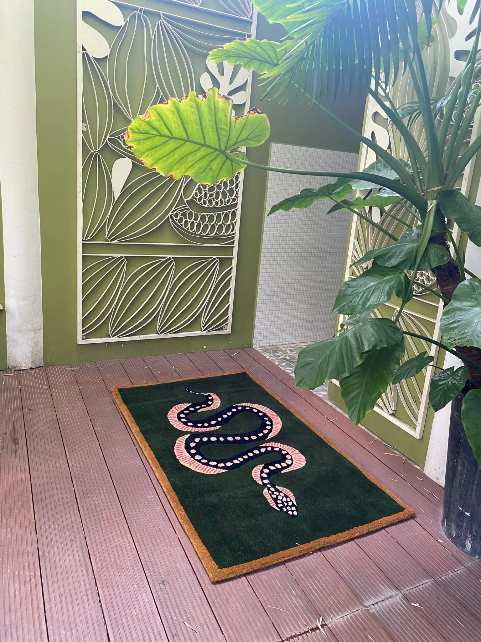 Green and Black Snake Hand Tufted Wool Area Rug - Image 11