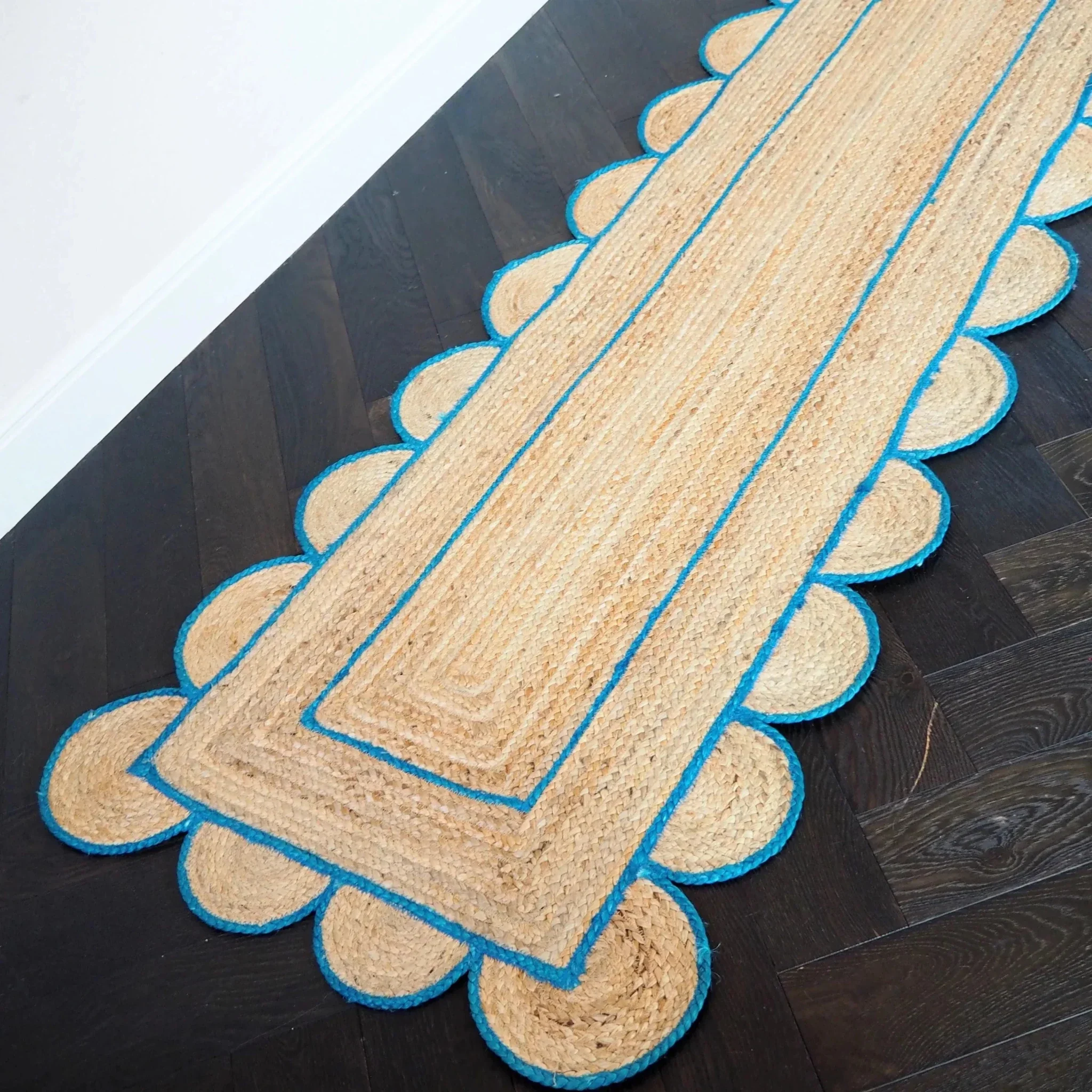 Handmade Blue Mini Scalloped Jute Rug - Image 6