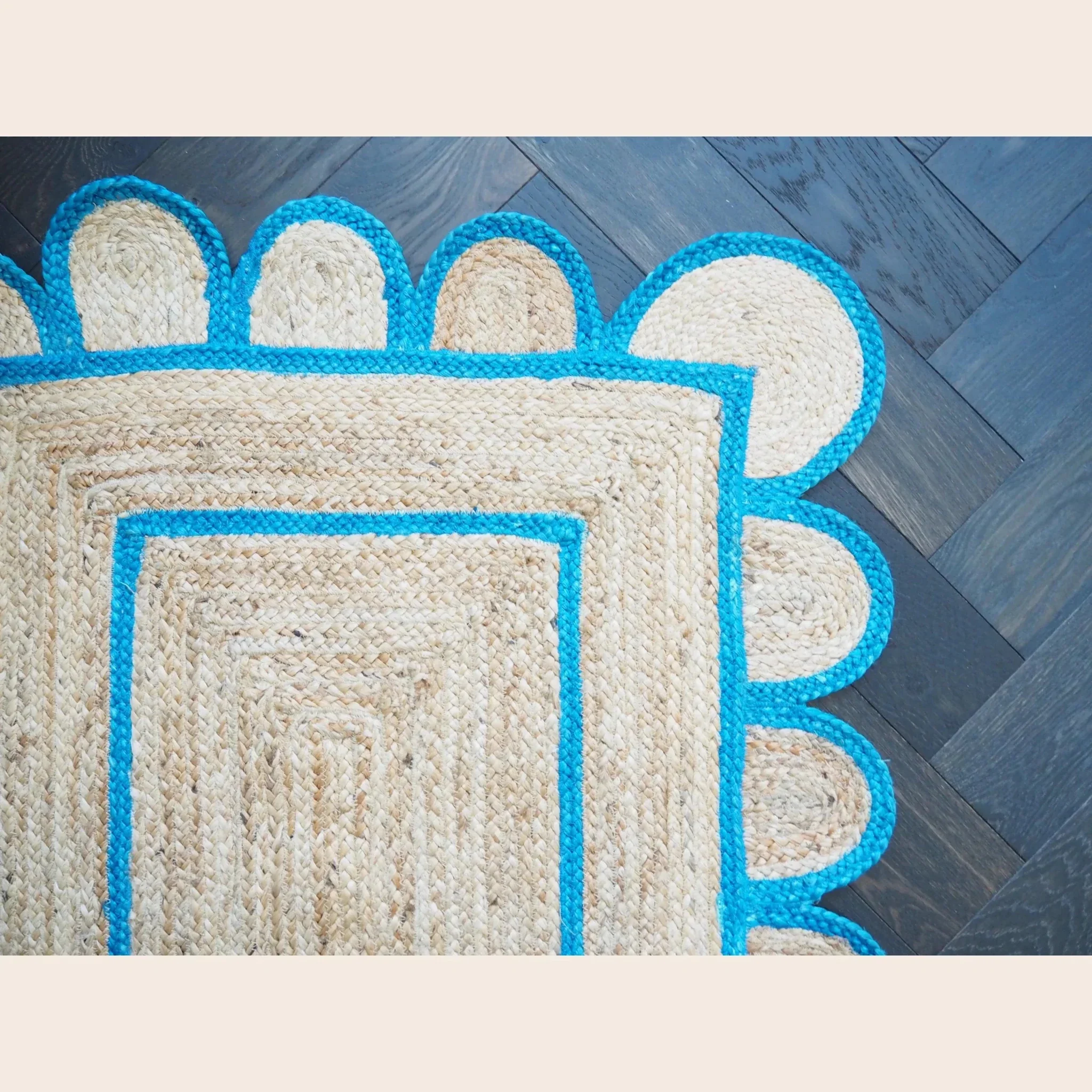 Handmade Blue Mini Scalloped Jute Rug - Image 9