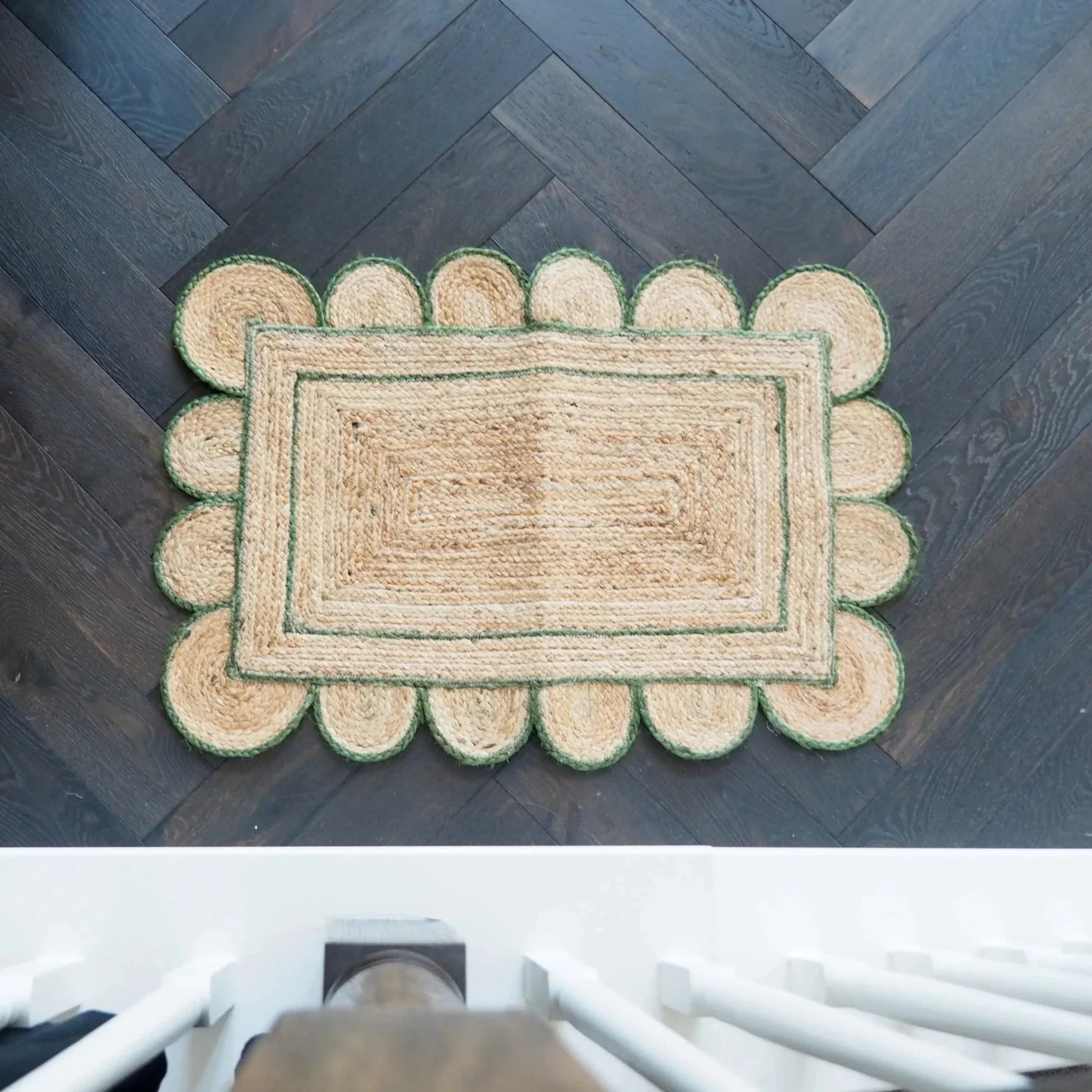 Handmade Olive Green Scalloped Border Jute Rug - Image 5