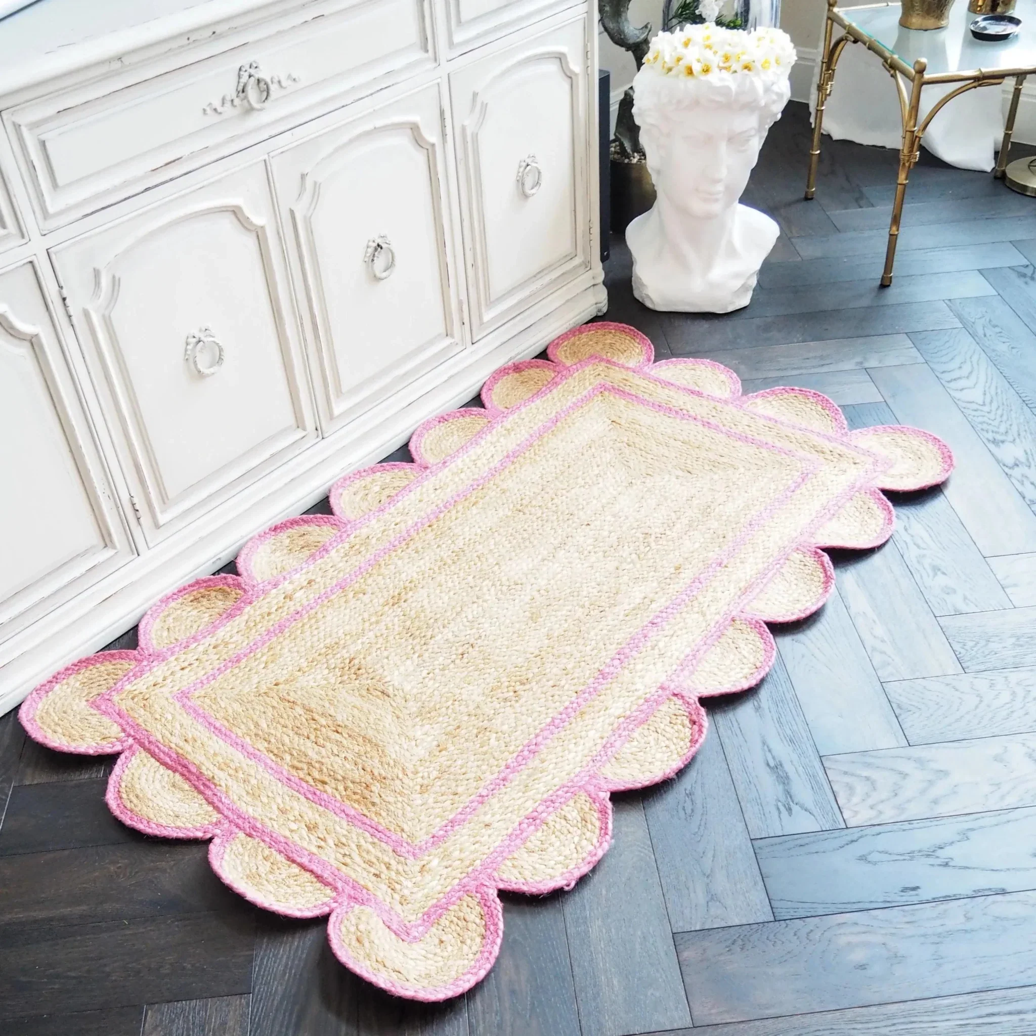 Handmade Pink Scalloped Jute Rug - Image 6