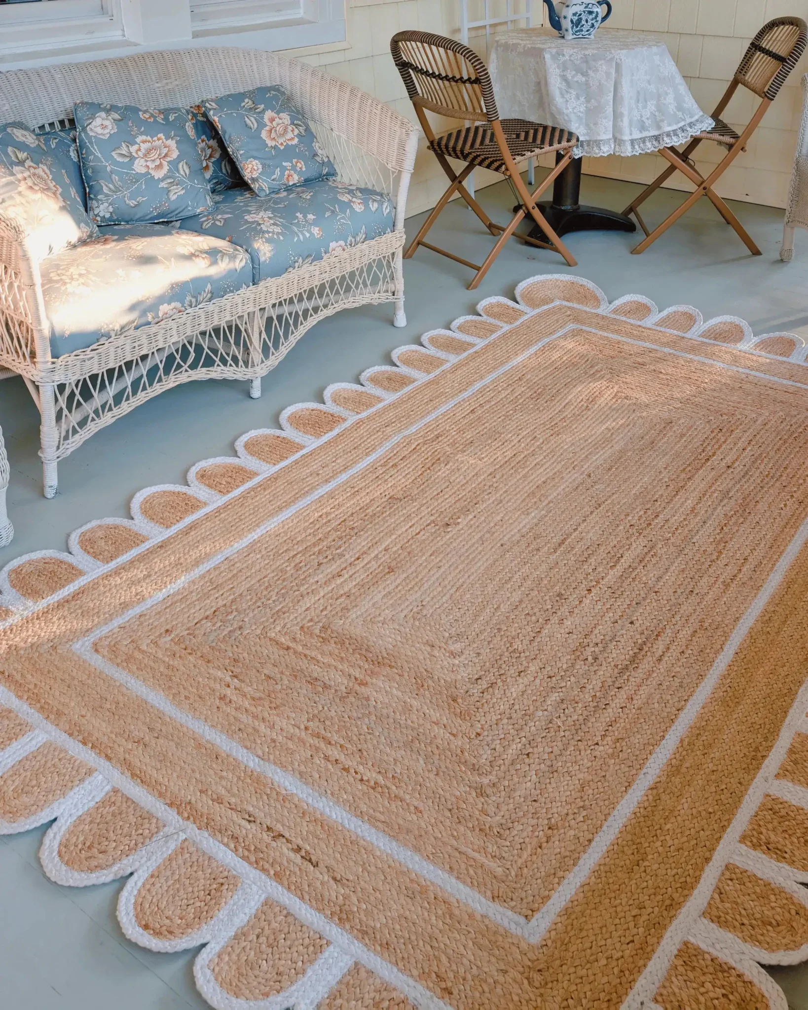 Handmade White Scalloped Jute Rug - Image 5