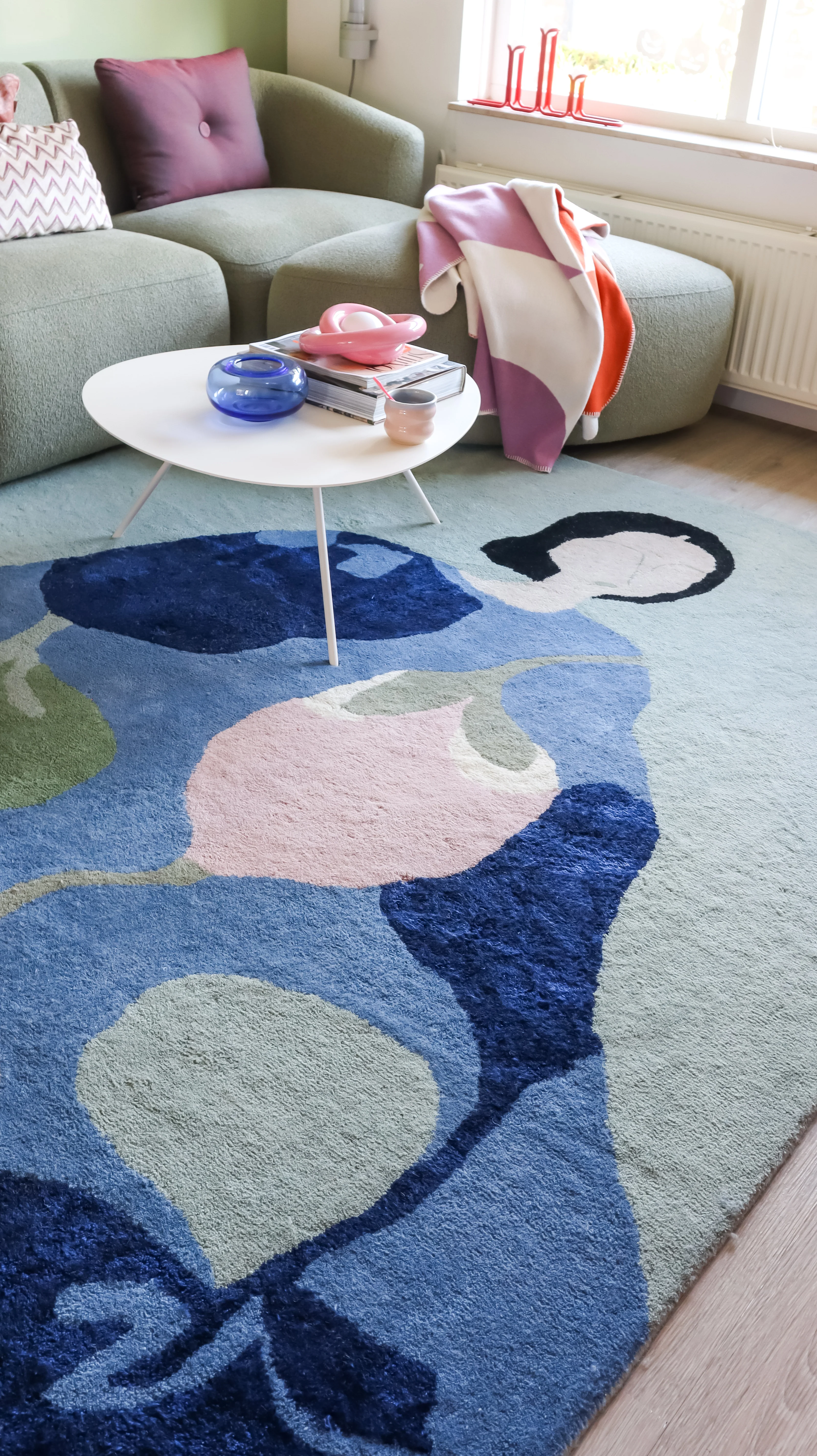 Hidden Among Blossoms Hand Tufted Rug - Image 5