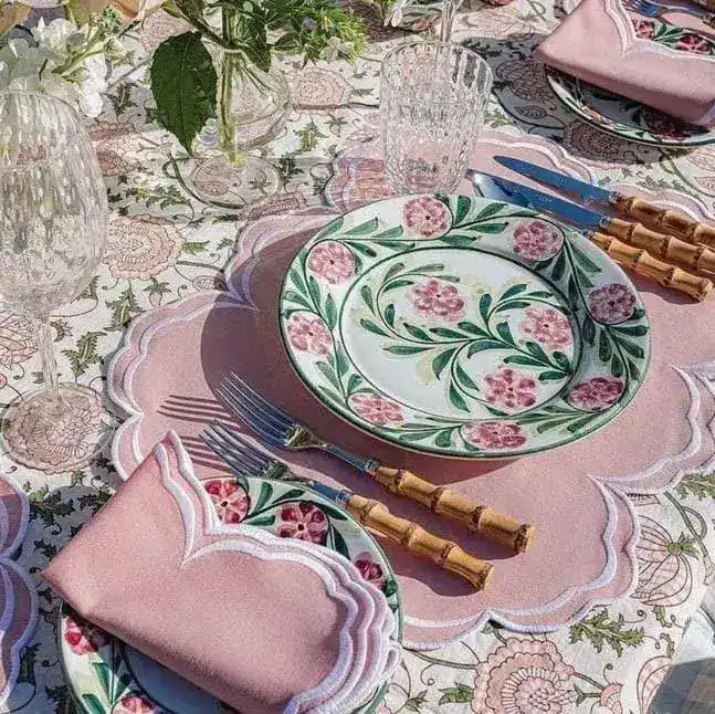 Pacific Royale Linen Placemat Set - Image 4