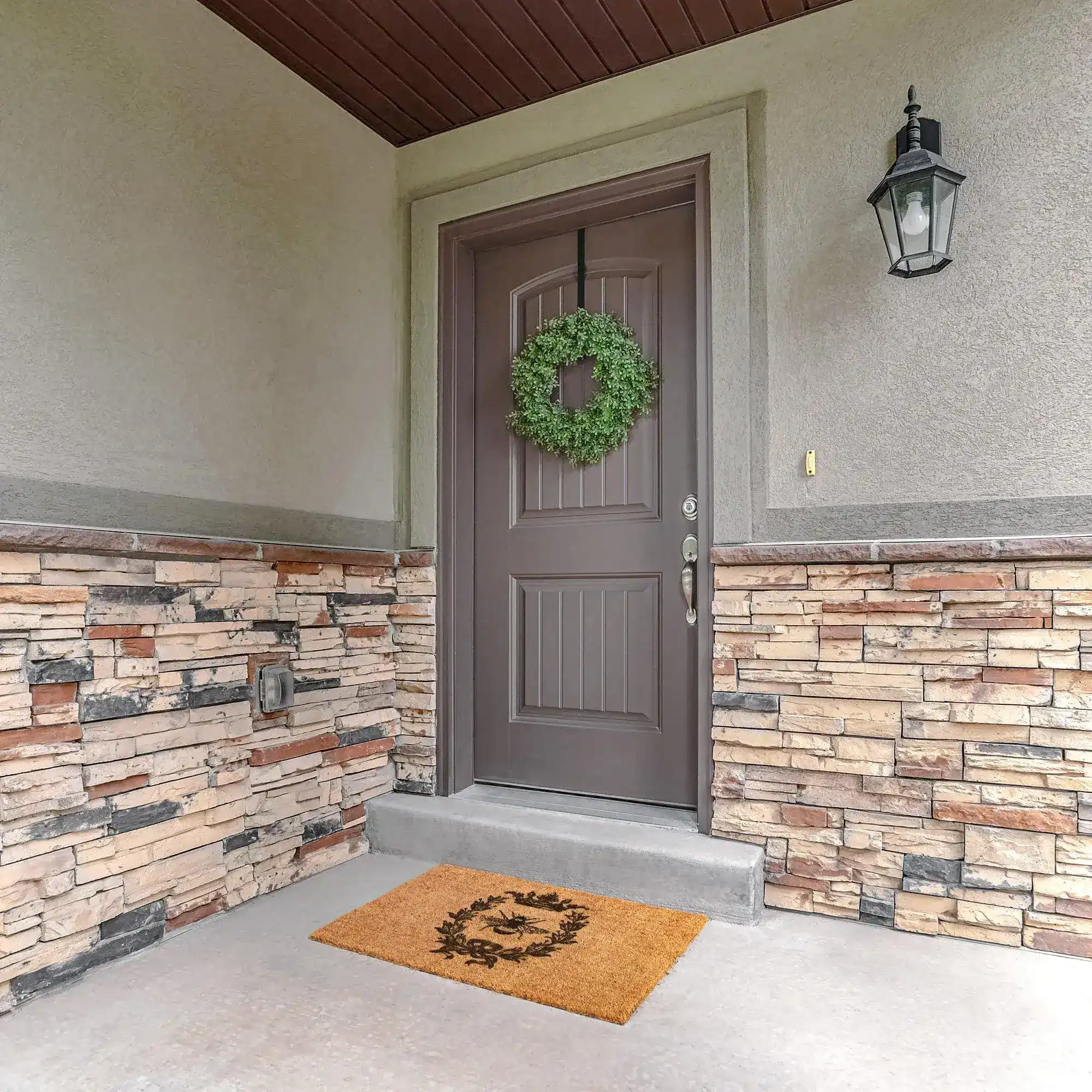 Queen Bee Door Mat - Image 3