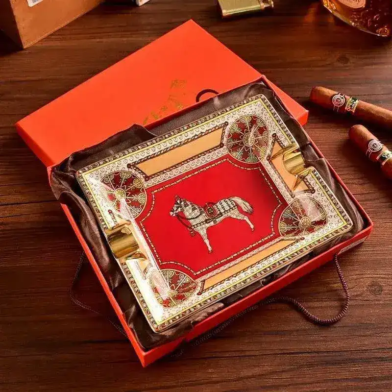 Royal Horse Bone China Cigar Holder - Image 4