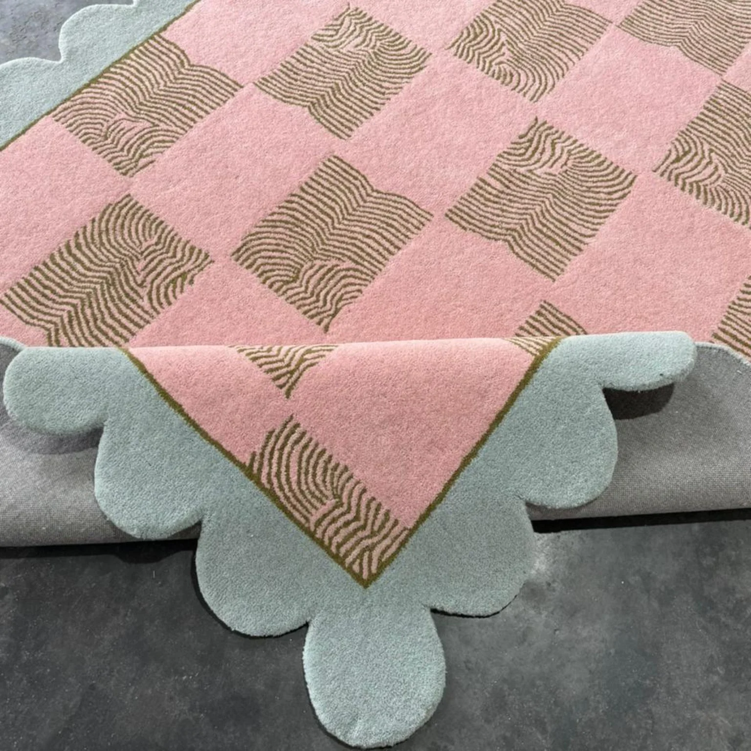 Scalloped Leaf Checker Pastel Hand Tufted Rug - Image 9