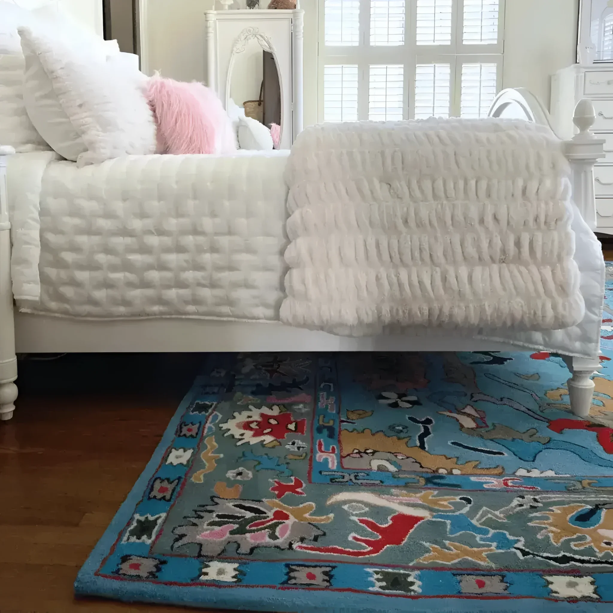 Traditional Floral Hand Tufted Wool Rug - Blue - Image 4